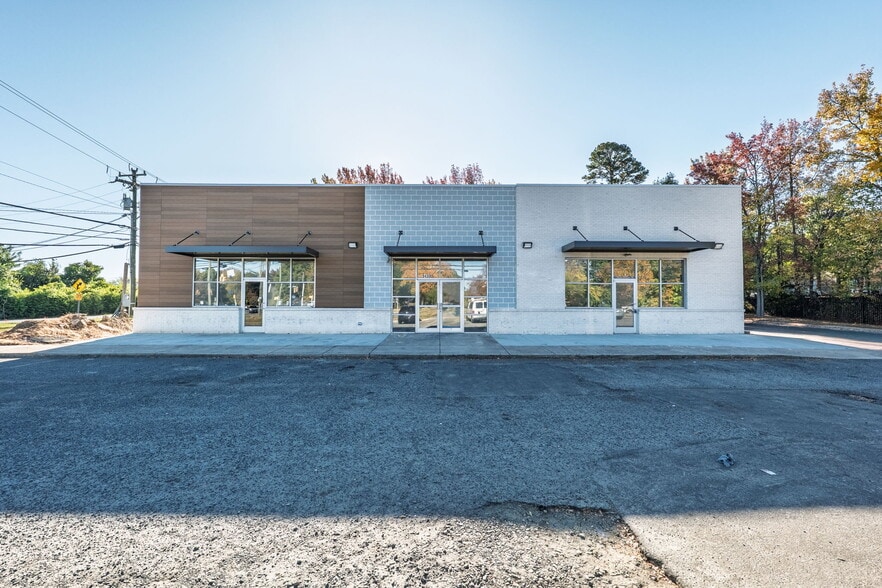 9430 University City Blvd, Charlotte, NC à louer - Photo du bâtiment - Image 2 de 18