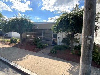 Plus de détails pour 583 Harris Ave, Providence, RI - Flex à vendre