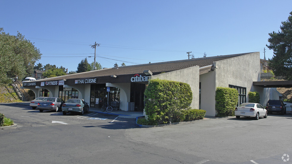 1565-1569 Tara Hills Dr, Pinole, CA for lease - Primary Photo - Image 1 of 3