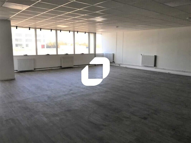 Bureau dans Cergy à vendre - Photo intérieure - Image 2 de 12