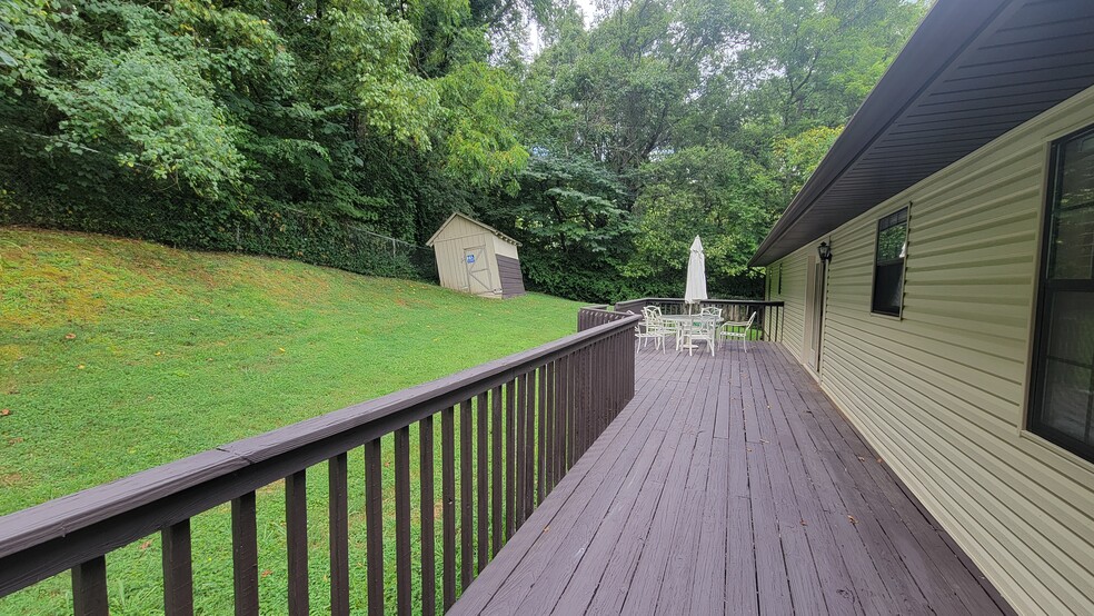 2333 Thorn Grove Pike, Knoxville, TN for sale - Building Photo - Image 3 of 32