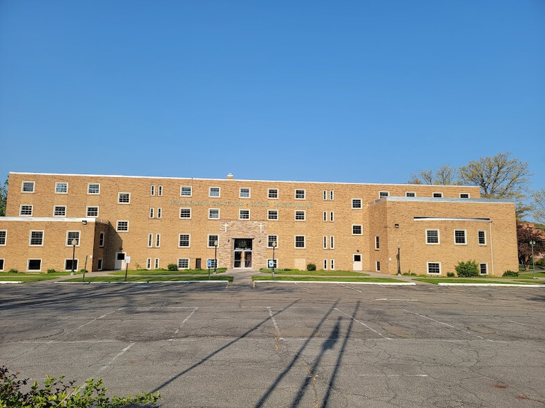 400 Riverside Dr, Johnson City, NY for lease - Building Photo - Image 2 of 38