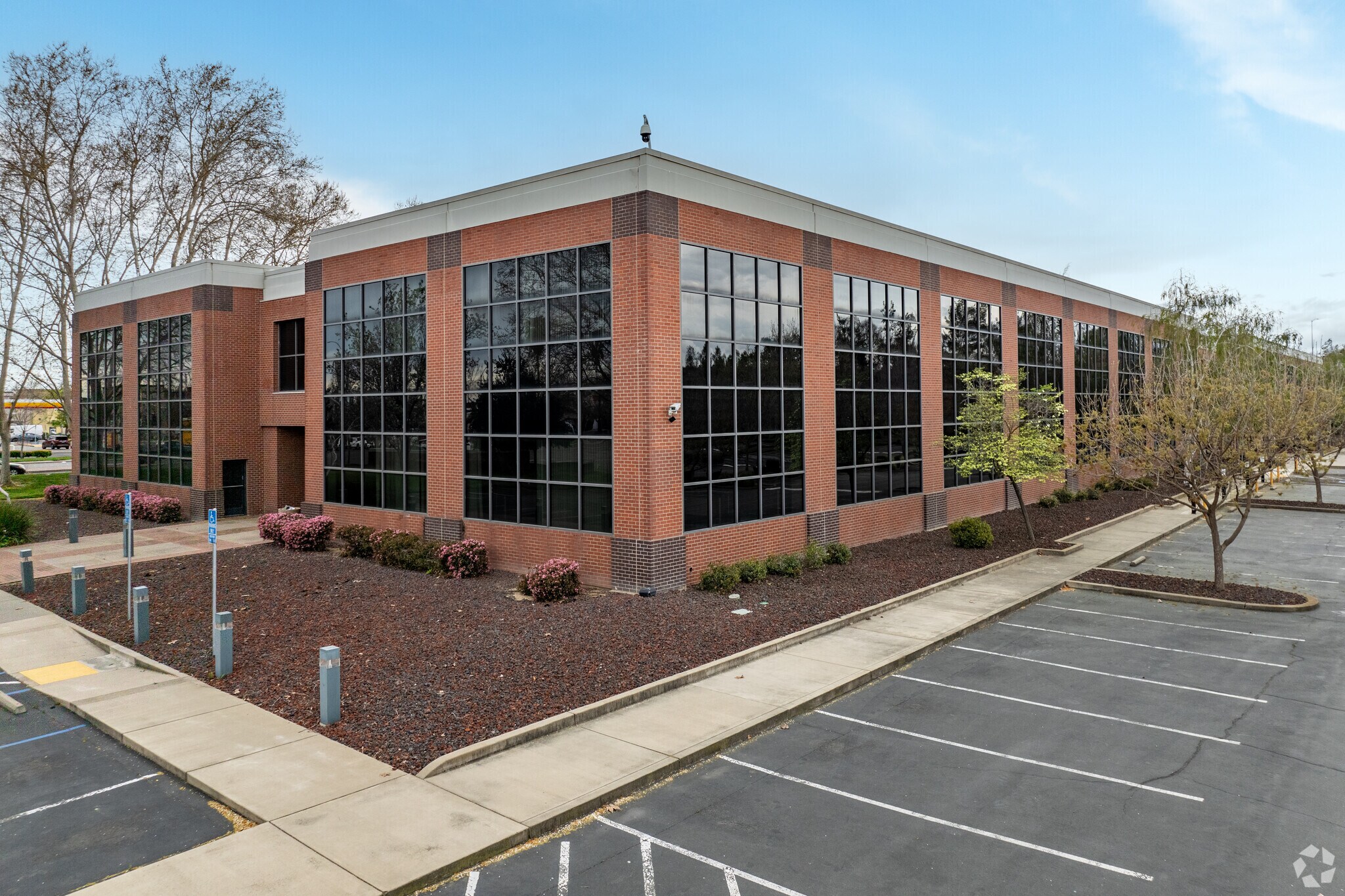 750 Riverpoint Dr, West Sacramento, CA for lease Building Photo- Image 1 of 9