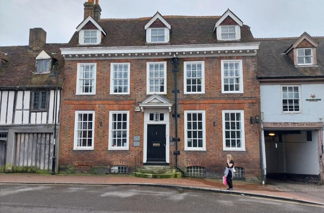 High St, East Grinstead for lease Building Photo- Image 1 of 3