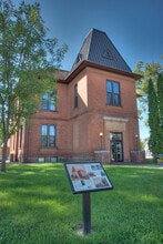 237 2nd Ave SW, Cambridge, MN à louer Photo du bâtiment- Image 2 de 7