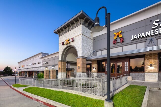 Plus de détails pour 2105-2129 W Davis St, Conroe, TX - Plusieurs types d'espaces à louer