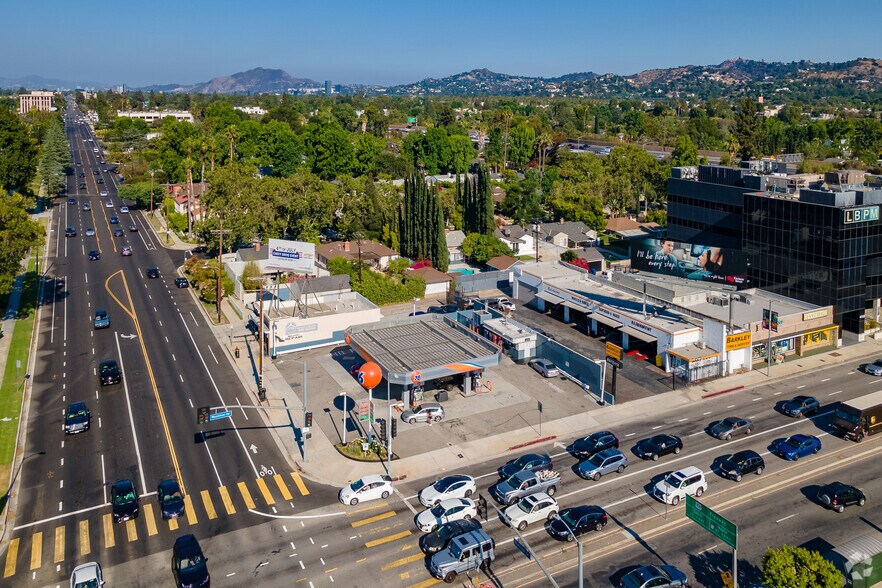 13650 Riverside Dr, Sherman Oaks, CA for sale - Building Photo - Image 1 of 1