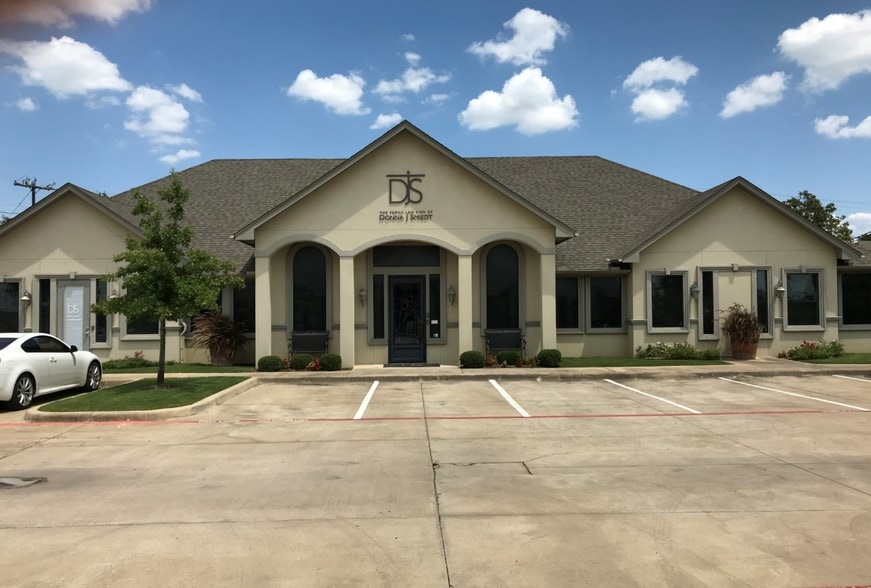 3216 W Arkansas Ln, Dalworthington Gardens, TX for lease - Building Photo - Image 2 of 16