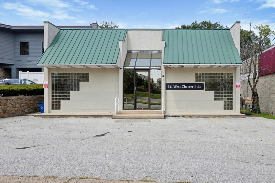 511 W Chester Pike, Havertown, PA à vendre - Photo principale - Image 1 de 8