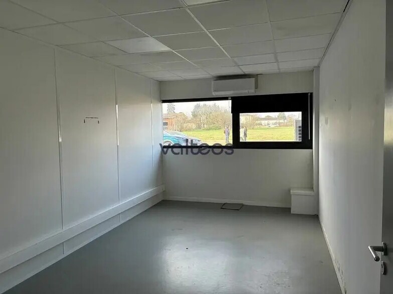Flex in Toulouse for lease - Interior Photo - Image 3 of 11