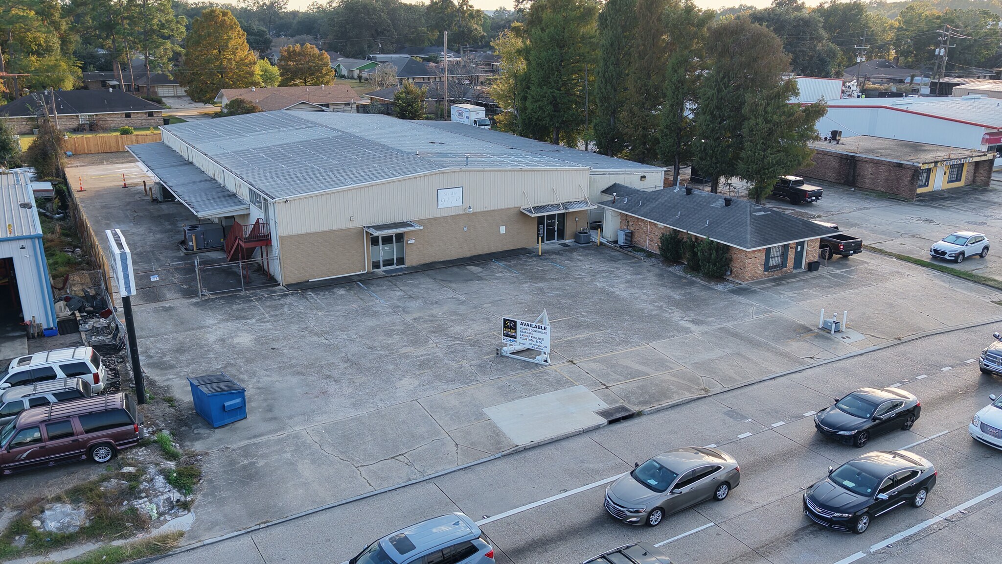 9162 S Choctaw Dr, Baton Rouge, LA à vendre Photo du bâtiment- Image 1 de 37