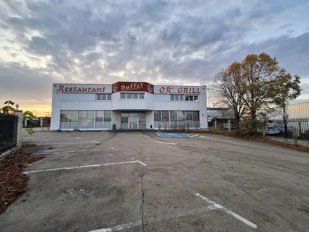 Commerce de détail dans Sartrouville à louer Photo du bâtiment- Image 1 de 5