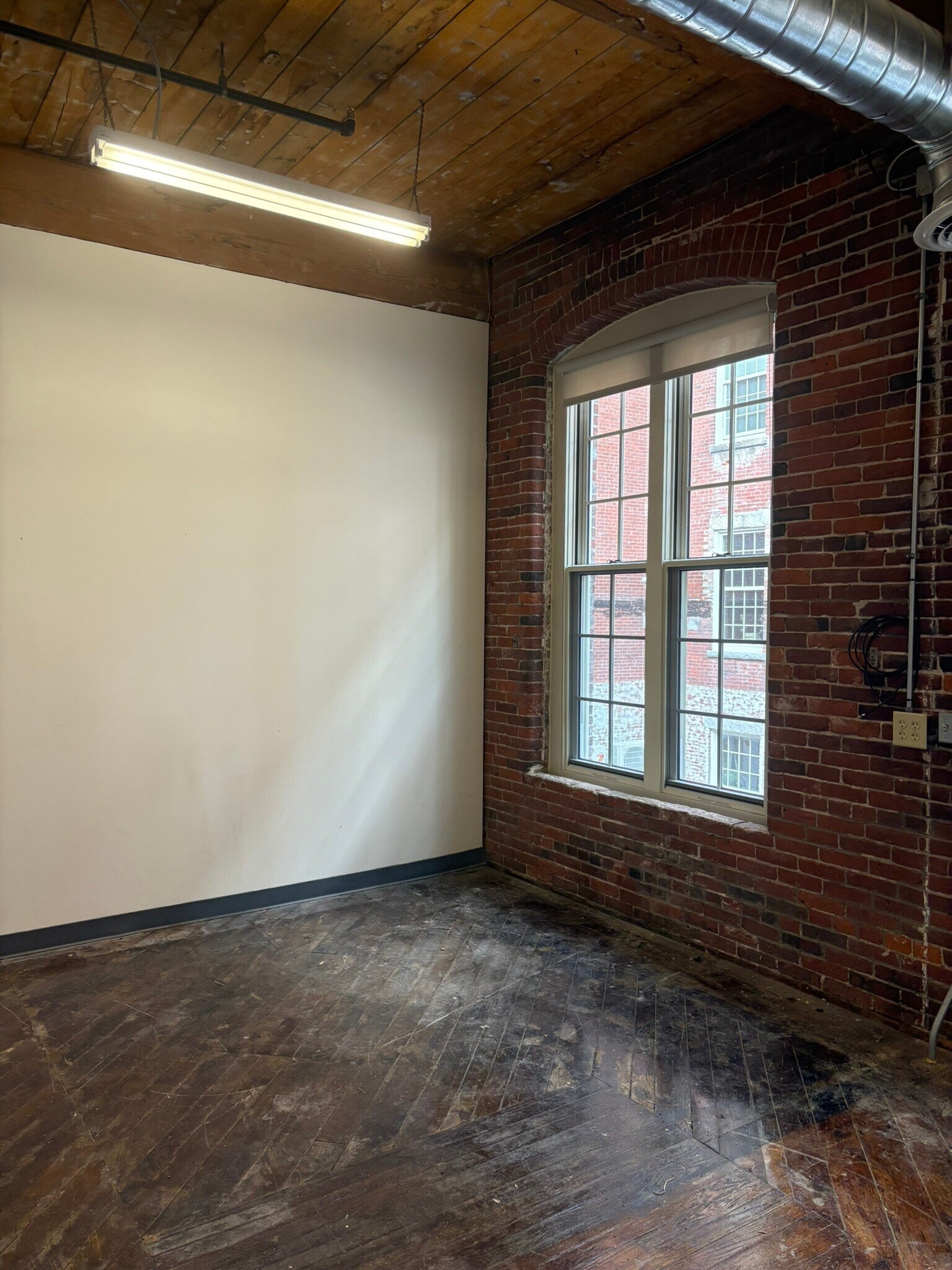 20 Canal St, Franklin, NH for lease Interior Photo- Image 1 of 3