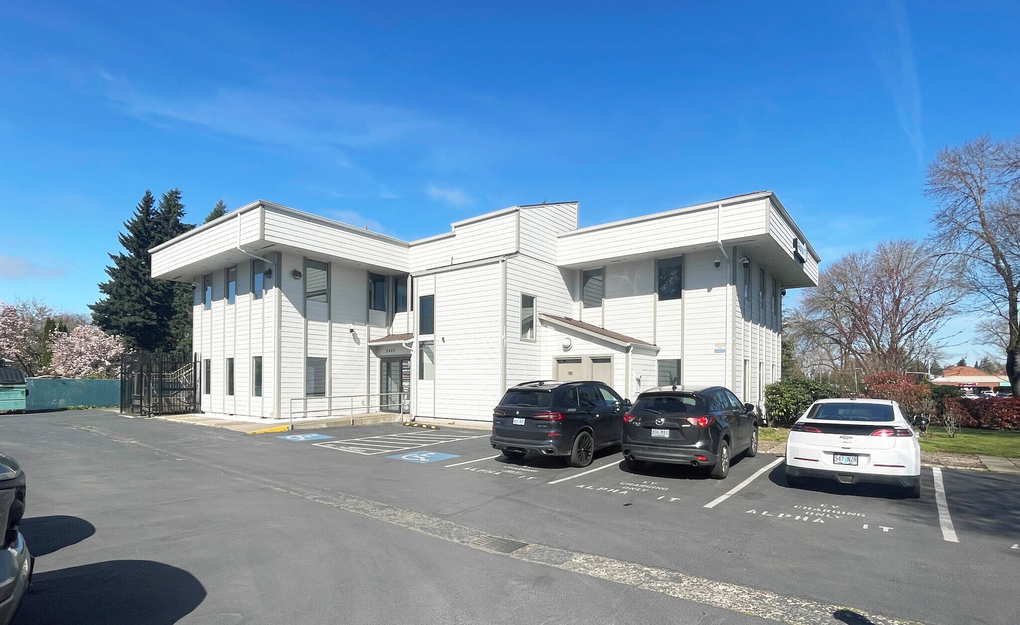 2400 River Rd, Eugene, OR for lease Building Photo- Image 1 of 7