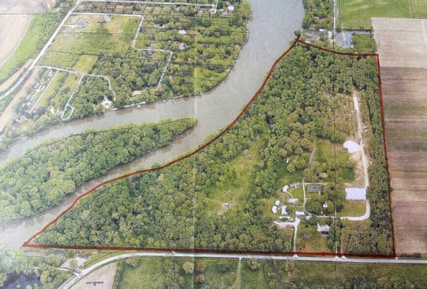 4112 S Youth Camp Rd, Saint Anne, IL for sale - Building Photo - Image 2 of 10