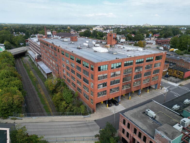 2495 Main St, Buffalo, NY à louer - Photo du bâtiment - Image 2 de 21