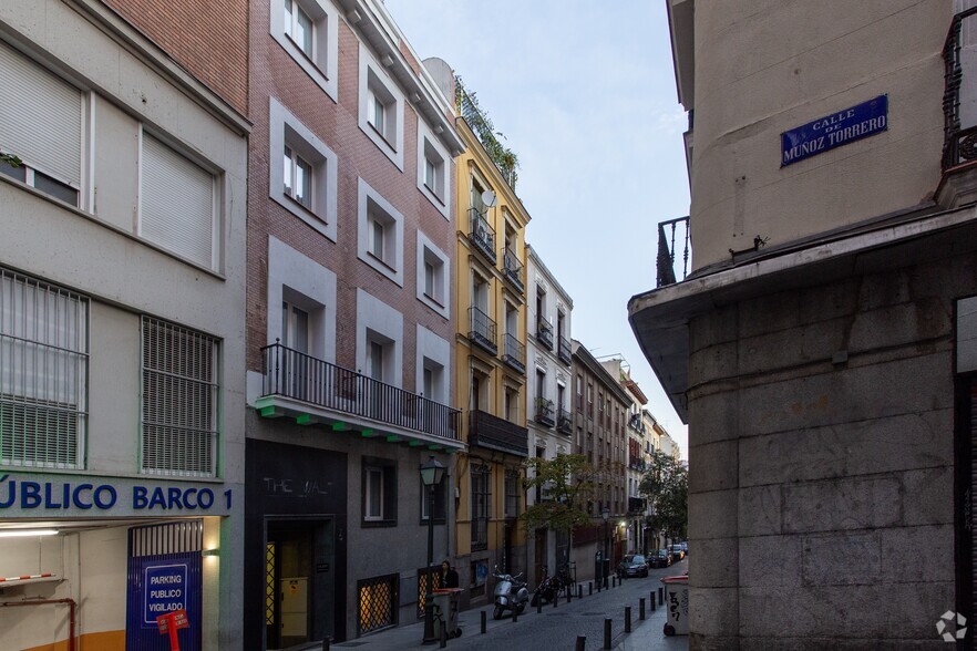 Immeuble residentiel dans Madrid, Madrid à vendre - Photo principale - Image 1 de 1