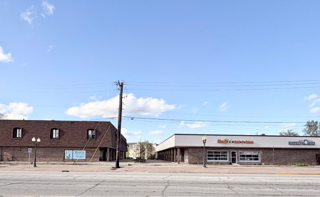 417-435 Ridge Rd, Munster, IN for lease Primary Photo- Image 1 of 44