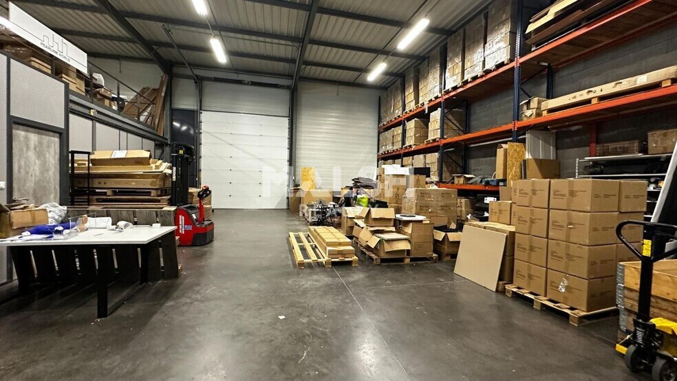 Flex in Villefranche-sur-Saône for lease - Building Photo - Image 2 of 21