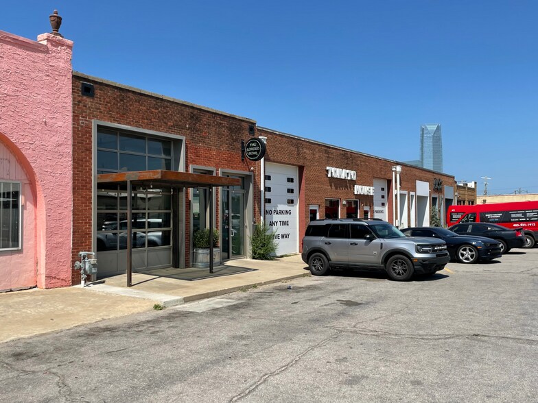 1211 SW 2nd St, Oklahoma City, OK à louer - Photo du bâtiment - Image 2 de 9