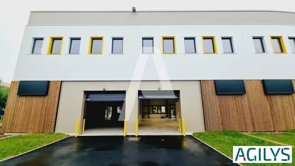 Flex in Fresnes for lease - Building Photo - Image 1 of 6