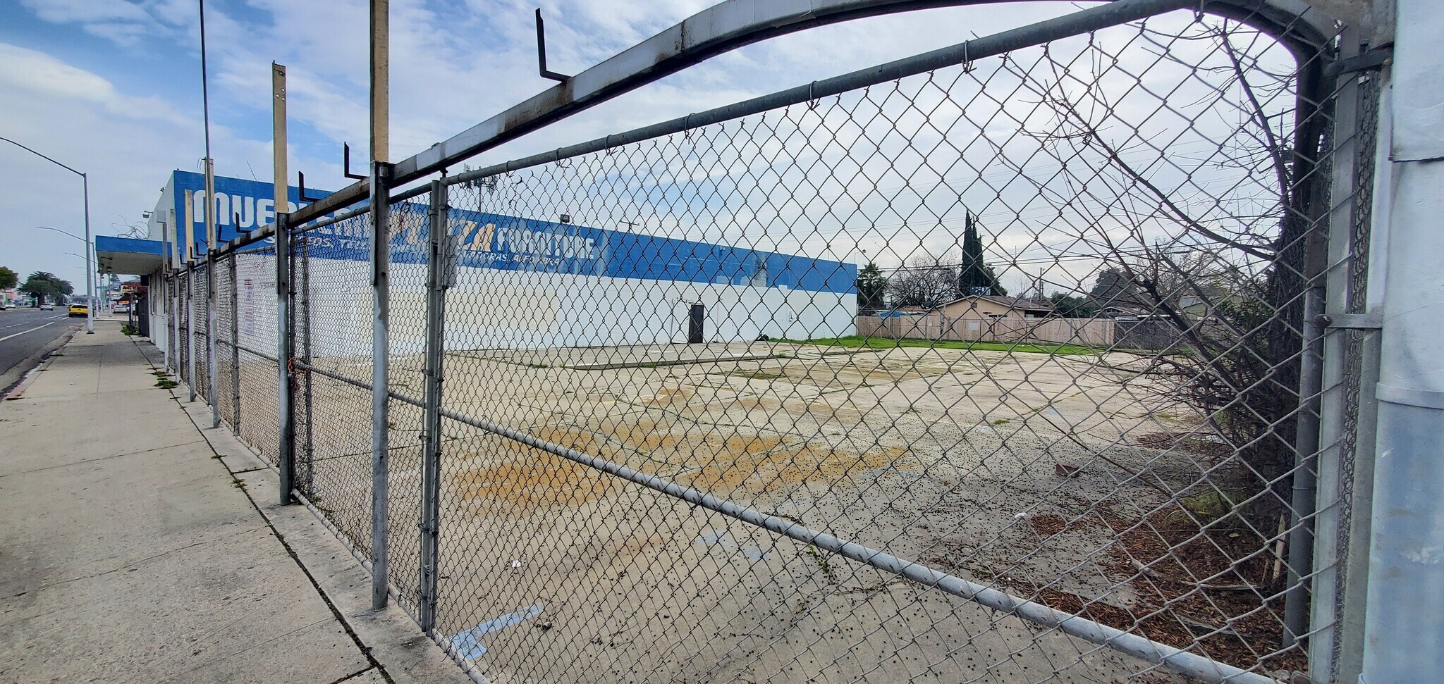4686 E Cesar Chavez Blvd, Fresno, CA for lease Primary Photo- Image 1 of 4