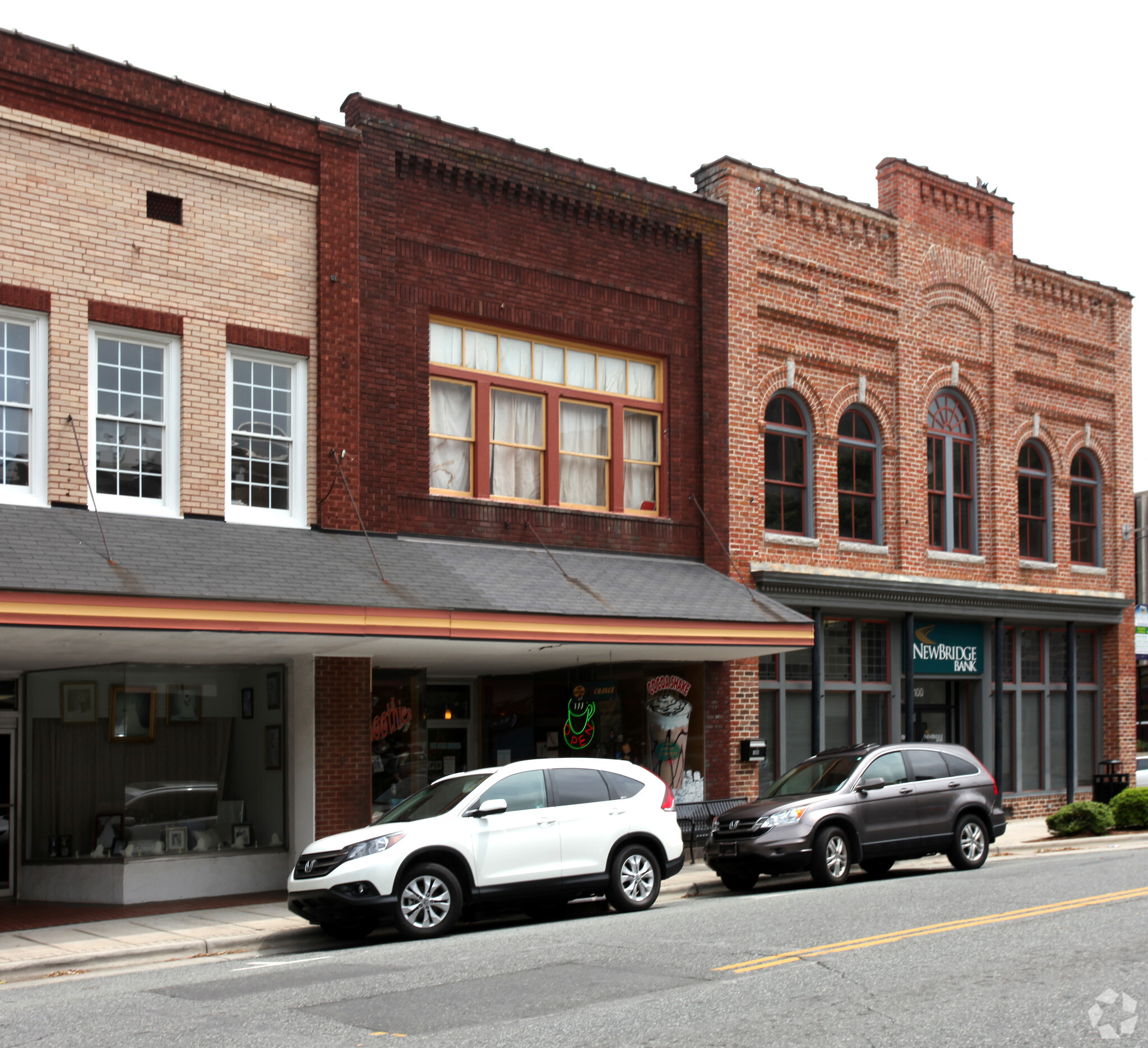 108 Sunset Ave, Asheboro, NC for sale Primary Photo- Image 1 of 1