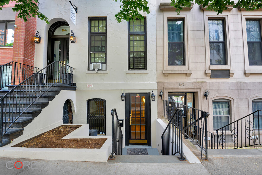 164 E 61st St, New York, NY for lease - Building Photo - Image 1 of 6