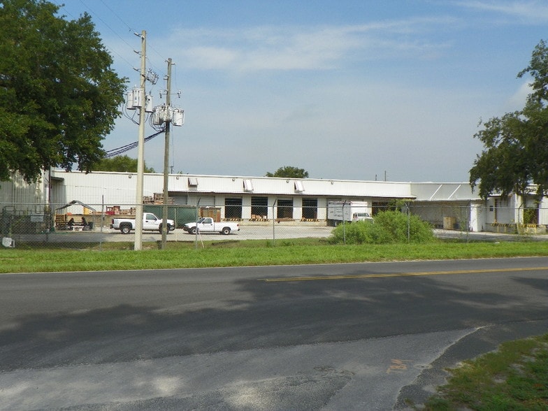 1107 N Thomas Ave, Leesburg, FL for lease - Building Photo - Image 2 of 16