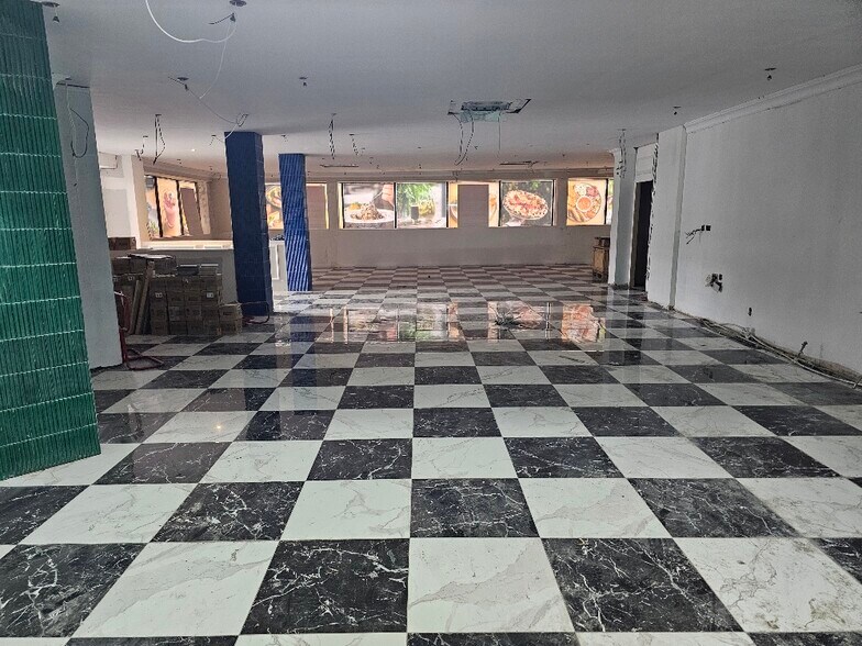 Colham House, Bakers Road, Uxbridge à louer - Photo du bâtiment - Image 3 de 7