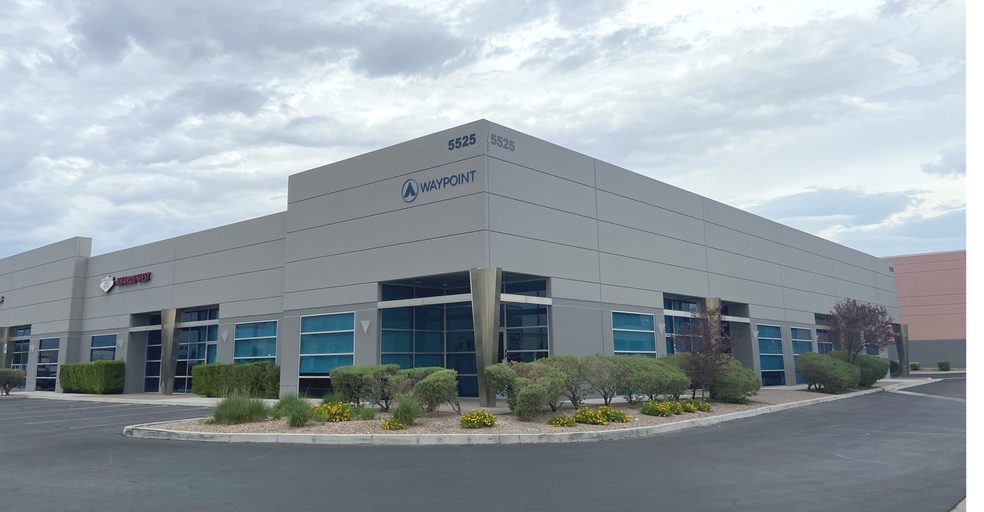 5525 S Decatur Blvd, Las Vegas, NV à louer - Photo du bâtiment - Image 2 de 10