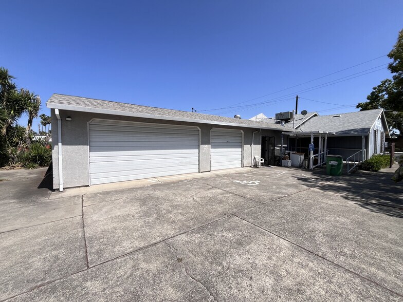 3715 47th Ave, Sacramento, CA à vendre - Photo du bâtiment - Image 3 de 14