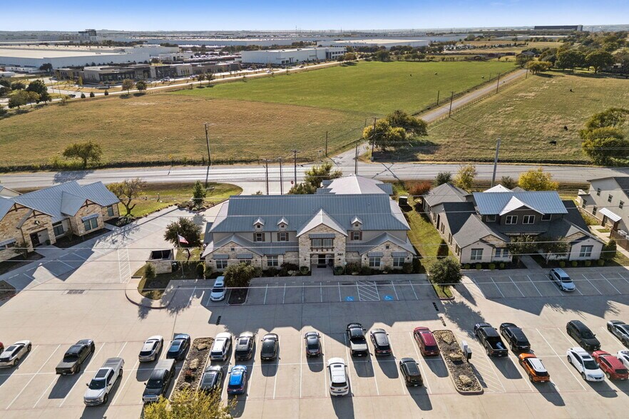 361 W Byron Nelson Blvd, Roanoke, TX à vendre - Photo du bâtiment - Image 3 de 16