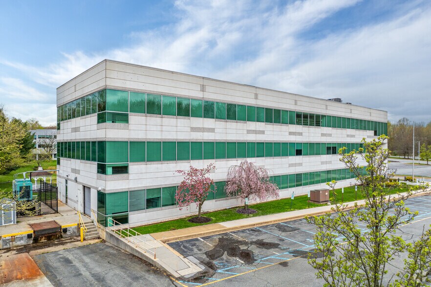 200 Commerce Dr, Newark, DE à louer - Photo du bâtiment - Image 2 de 5