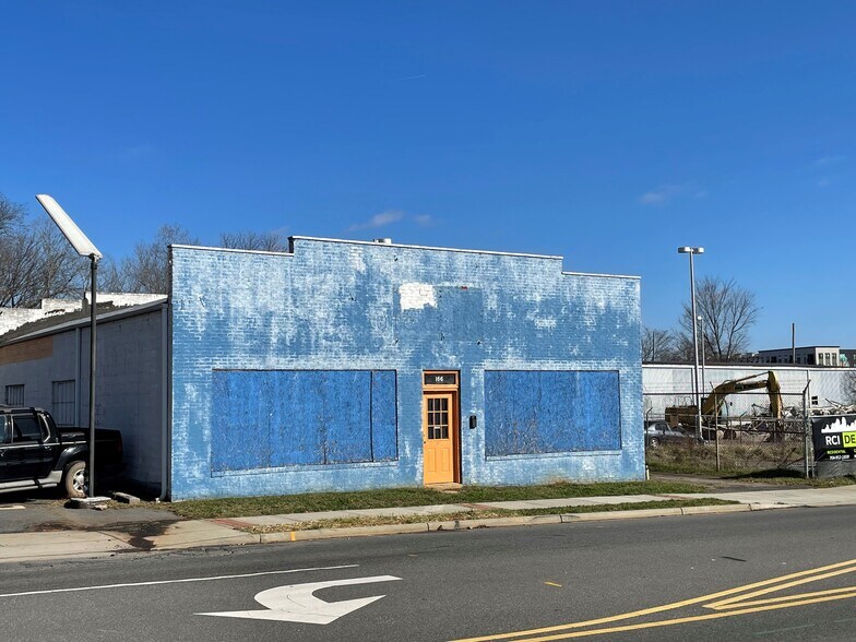 166 W Main St, Rock Hill, SC à vendre - Photo du bâtiment - Image 1 de 8