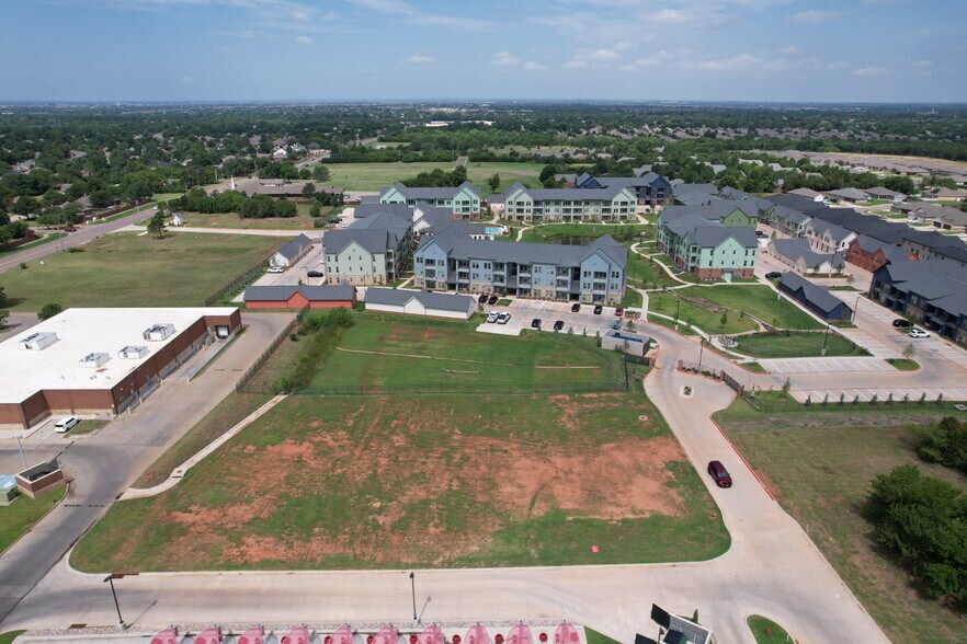 1125 W Edmond Rd, Edmond, OK à vendre - Photo du bâtiment - Image 3 de 5