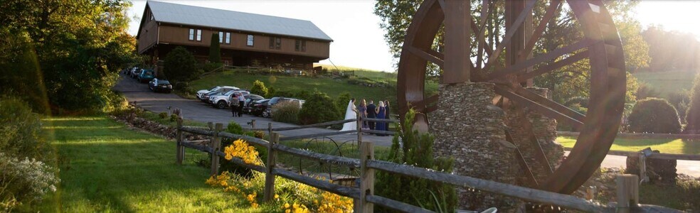 7264 E Lamar Alexander Pky, Townsend, TN à vendre - Photo du bâtiment - Image 3 de 15