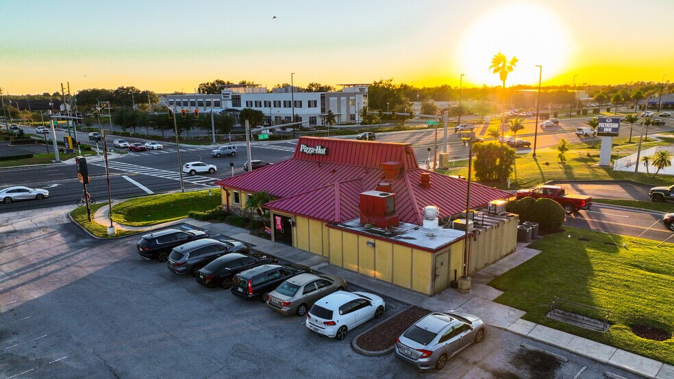 2818 13th St, Saint Cloud, FL à vendre - Photo du bâtiment - Image 2 de 7