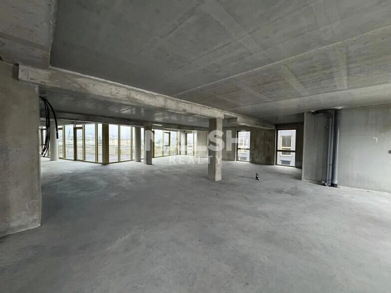 Office in Saint-Étienne for lease - Building Photo - Image 2 of 3