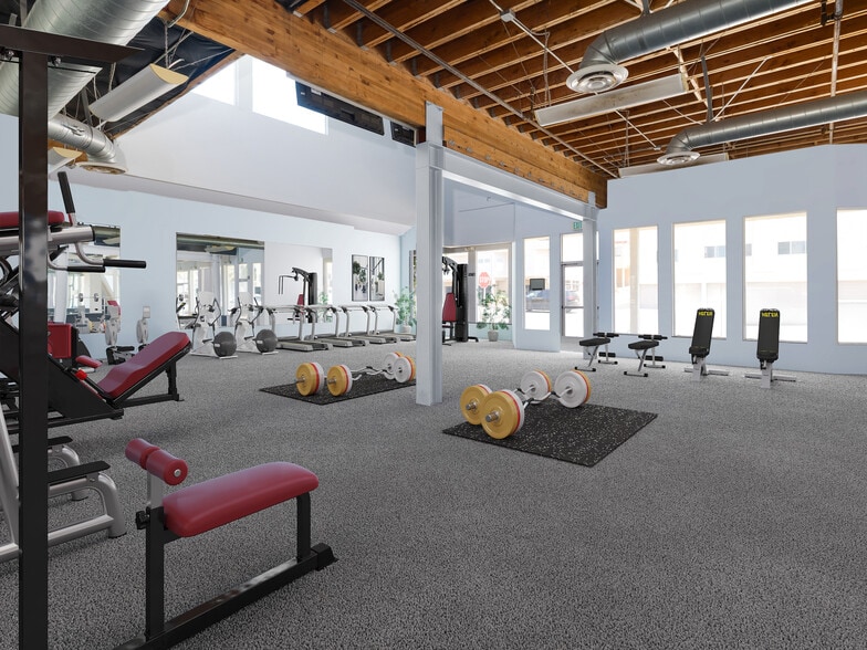 4005 Highland Ave, Manhattan Beach, CA for sale - Interior Photo - Image 1 of 53