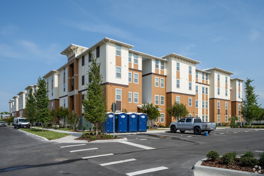 3750 Rosewater Pl, Sanford, FL for lease - Primary Photo - Image 1 of 6