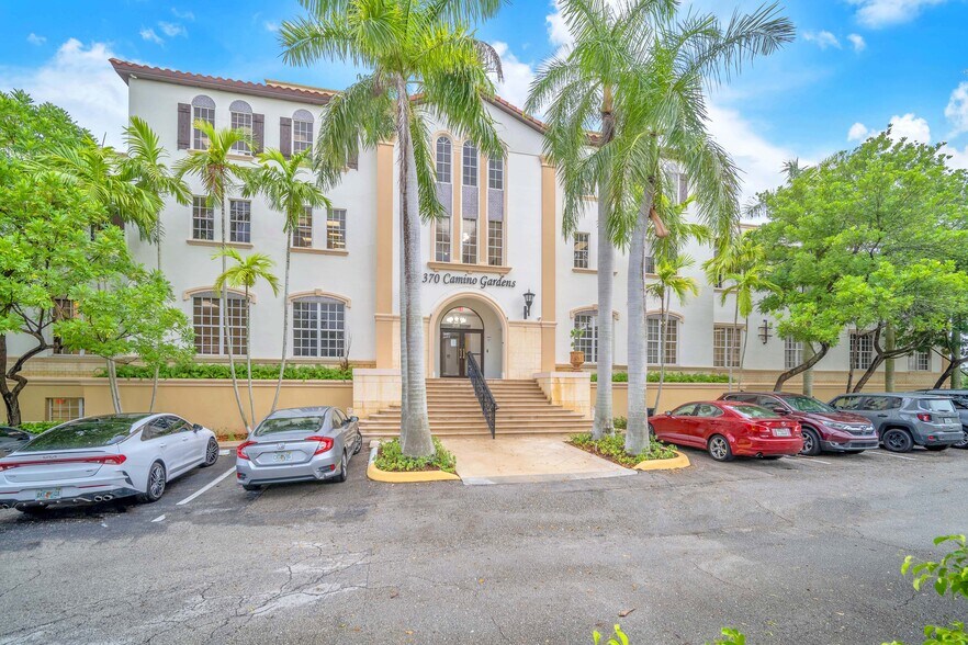 370 Camino Gardens Blvd, Boca Raton, FL à louer - Photo du bâtiment - Image 3 de 25