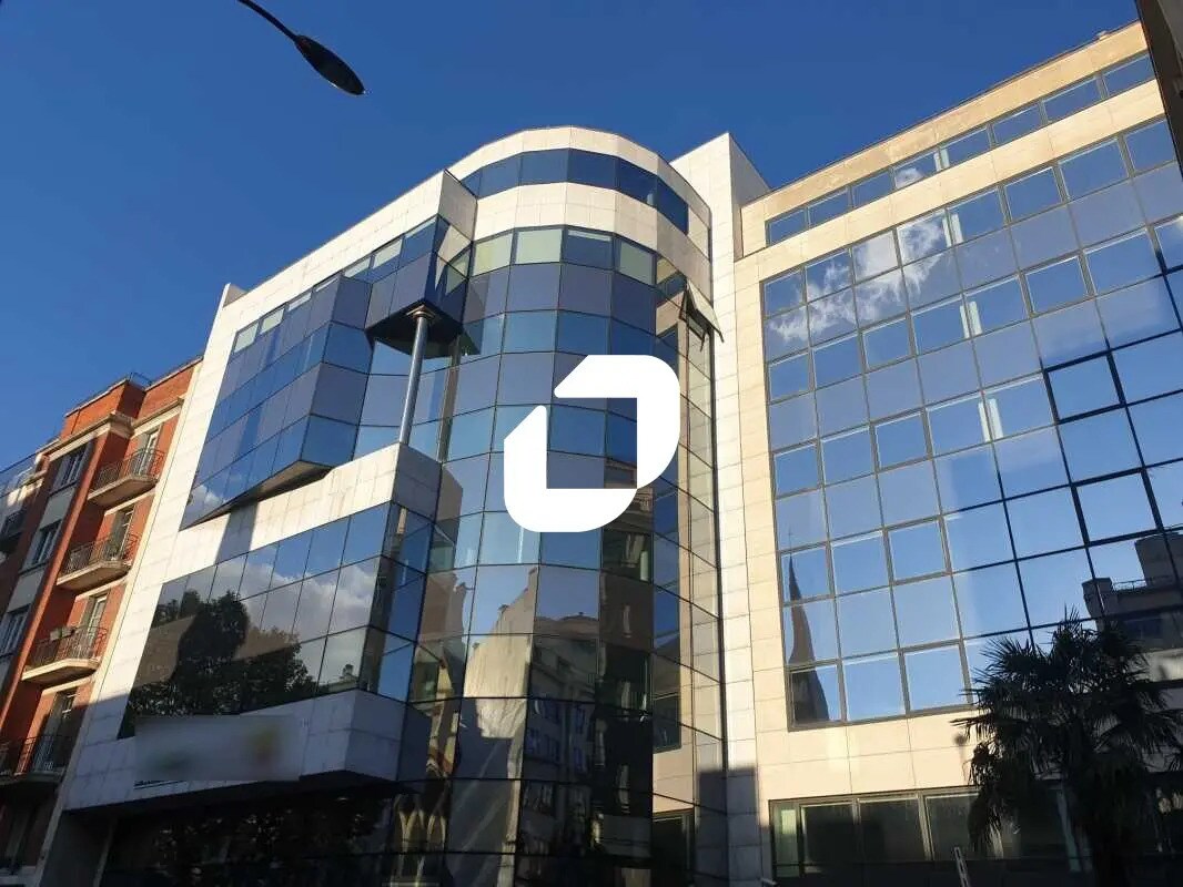 Office in Levallois-Perret for lease Building Photo- Image 1 of 9