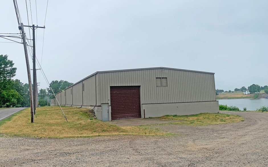 4820 River St, Columbiaville, MI for sale - Primary Photo - Image 1 of 9