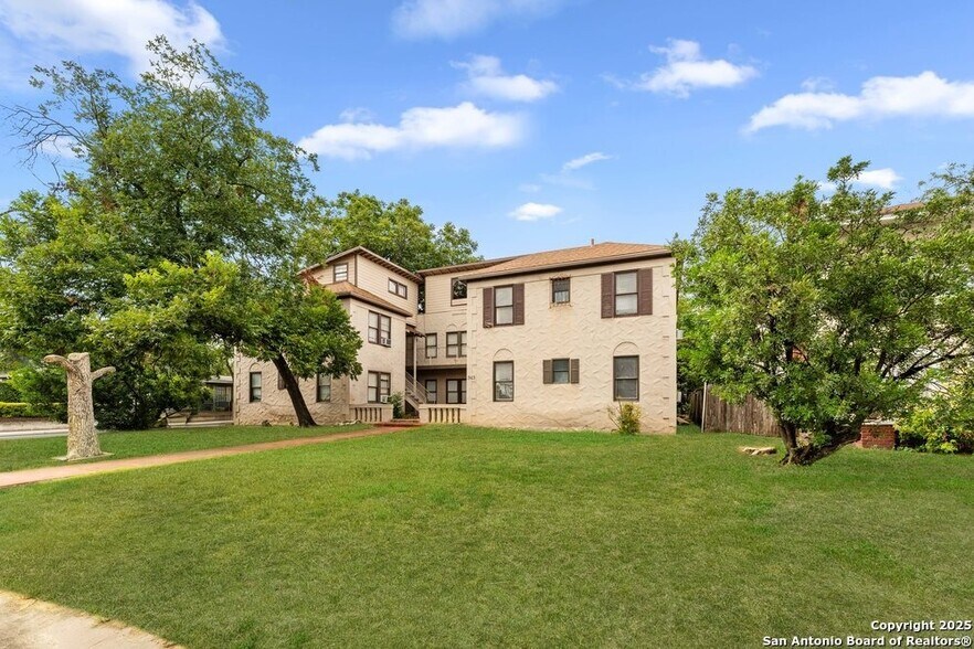 343 W Summit Ave, San Antonio, TX à vendre - Photo du bâtiment - Image 2 de 15