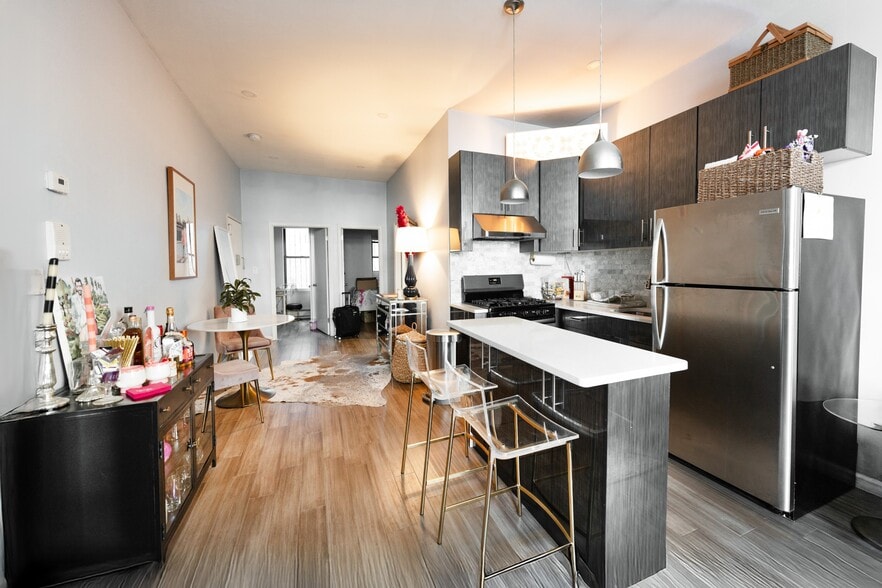 329 Grand St, New York, NY for sale - Building Photo - Image 3 of 11