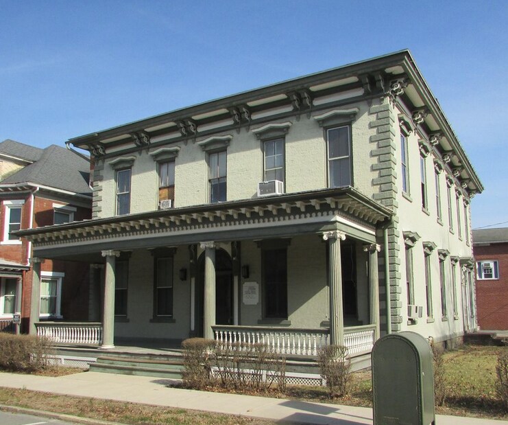 160 Arch St, Sunbury, PA à louer Photo du bâtiment- Image 1 de 4