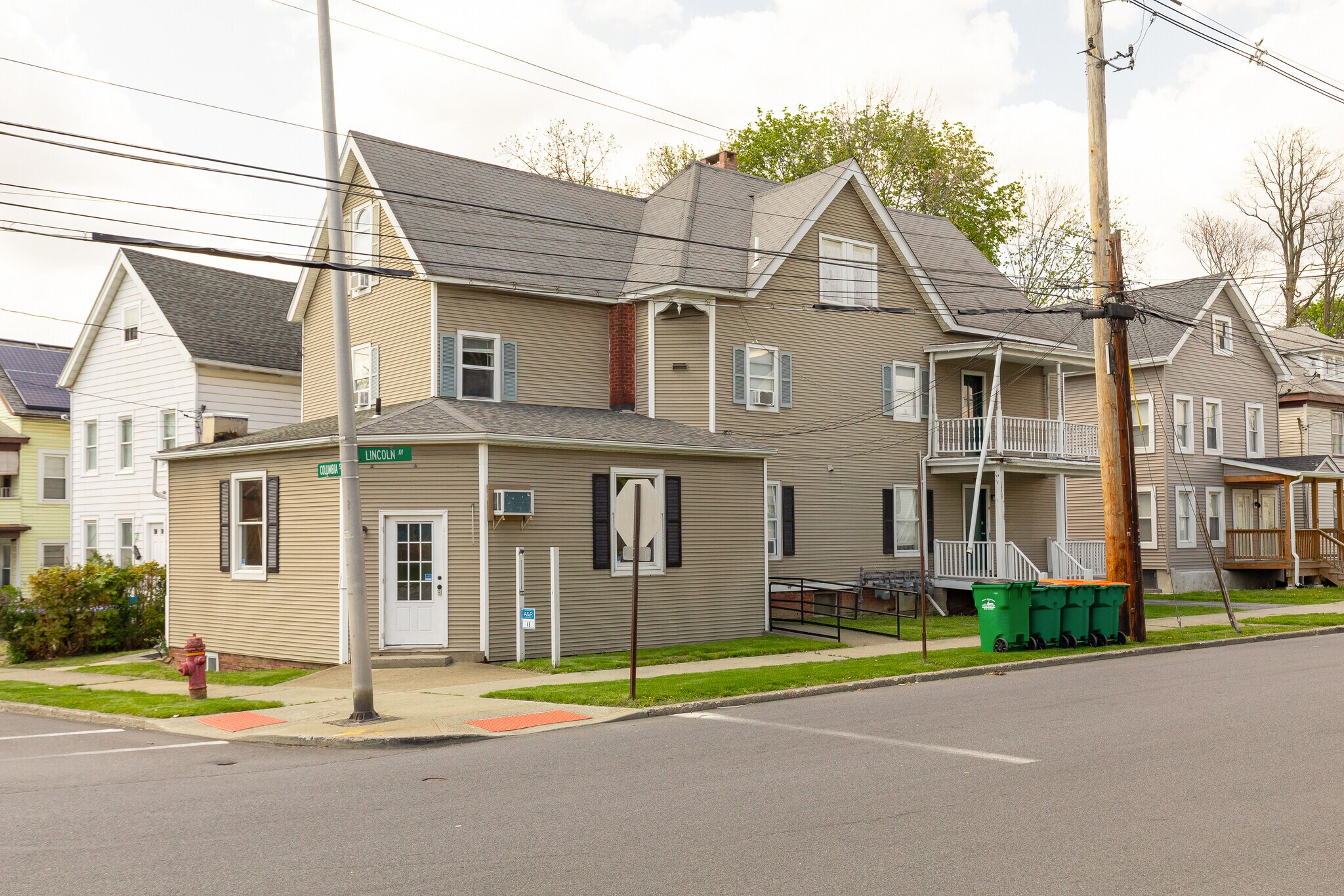 48 Columbia St, Poughkeepsie, NY à vendre Photo principale- Image 1 de 34