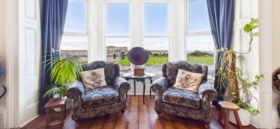 39 Beach Rd, Weston Super Mare for sale - Interior Photo - Image 2 of 12