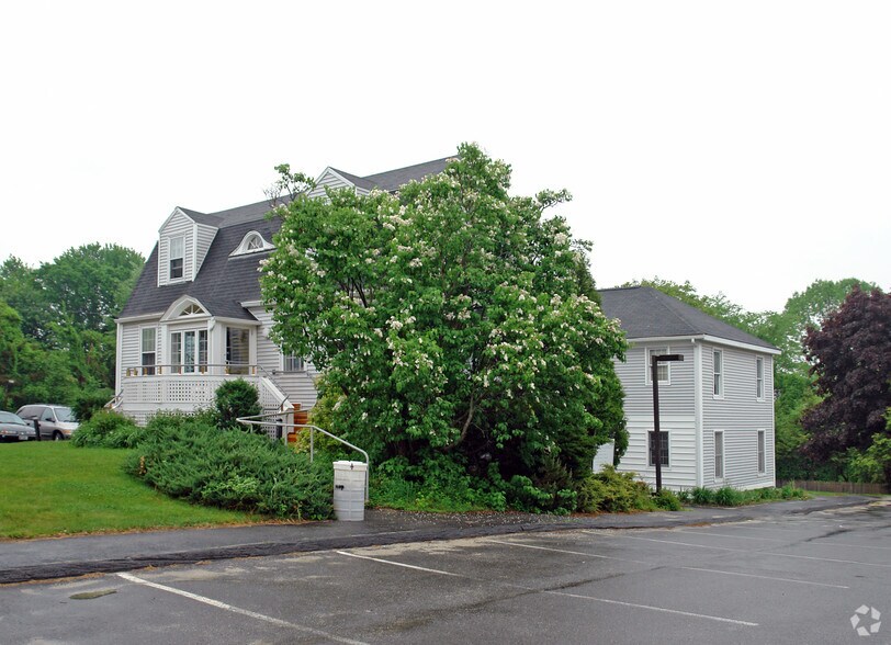 527 Ocean Ave, Portland, ME à vendre - Photo du bâtiment - Image 2 de 3